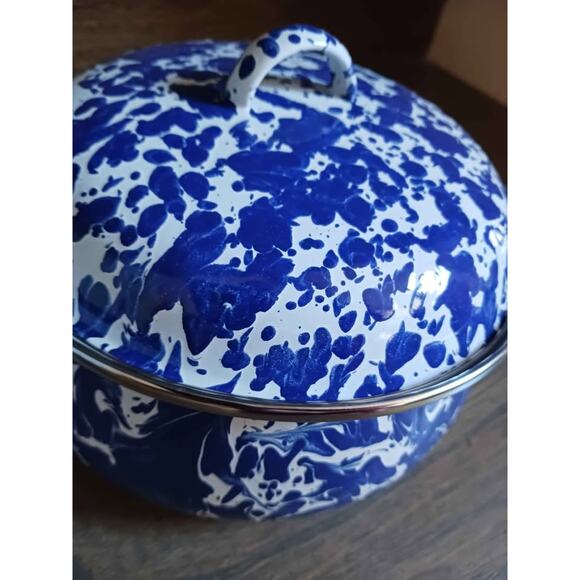 blue swirl Golden Rabbit enamelware Dutch oven 2.5qt - Picture 4 of 5